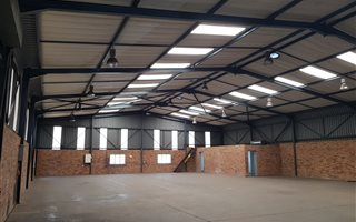 1000 m² Industrial space in Sebenza
