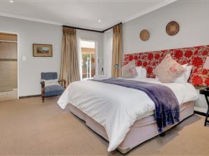 9 Bed House in Winston Ridge