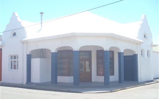 300 m² Commercial space in Strand Central