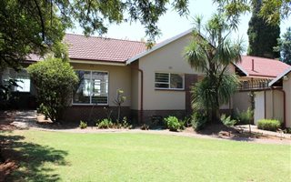 4 Bedroom House in Constantia Kloof