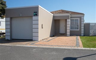 3 Bedroom House in Melkbosstrand