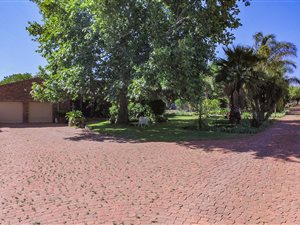 6 Bed House in Knopjeslaagte