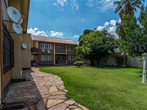 2 Bed Apartment in Randfontein