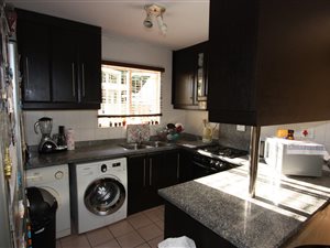 3 Bed Simplex in Sunningdale