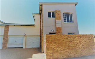 2 Bedroom Cluster in Oukraal Estate