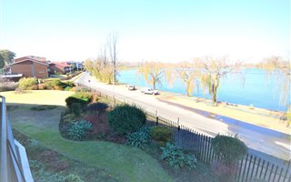 2 Bedroom Apartment in Florida Lake
