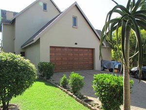 3 Bedroom House in Kosmosdal