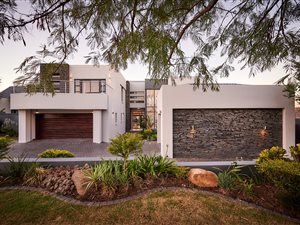 5 Bed House in Waterfall Country Estate