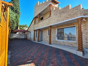 4 Bed House in Marlboro Gardens