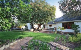 5 Bedroom House in Bergvliet