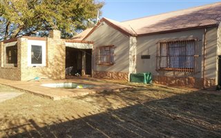 3 Bedroom House in Doornpoort and surrounds