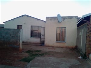 2 Bed House in Chiawelo