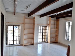 2 Bed Garden Cottage in Wellington Central