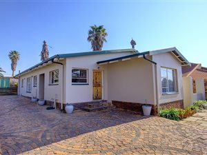 3 Bed House in Westdene