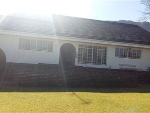 4 Bed House in Bergsig