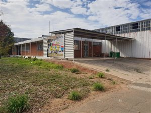 2400 m² Industrial space in Hamilton