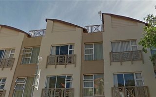 3 Bedroom Flat in Boland Park