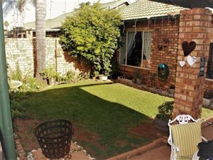 2 Bed Townhouse in Wierda Glen
