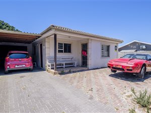 3 Bed House in De La Haye