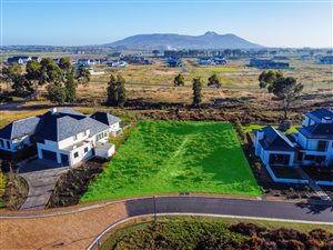 1350 m² Land available in Pearl Valley