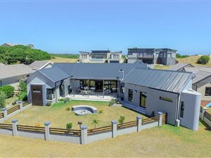 3 Bedroom House in Sardinia Bay