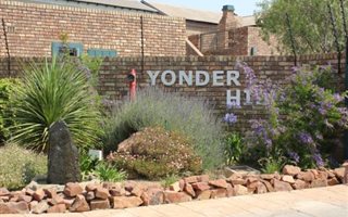 1 Bedroom Flat in Rietvalleirand