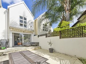 2 Bed Townhouse in Fourways Gardens
