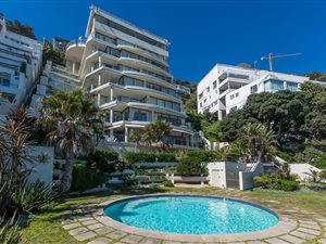 3 Bed Apartment in Clifton