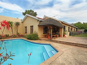 4 Bed House in Stellenberg