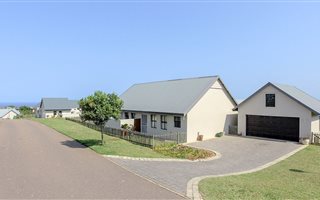 4 Bedroom House in Sheffield Beach