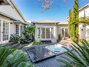 6 Bed House in Parktown North