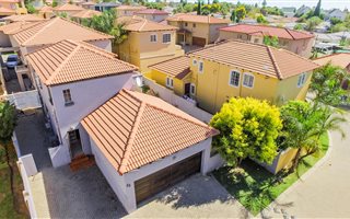 3 Bedroom House in Noordwyk