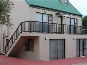 5 Bed Townhouse in Diaz Beach