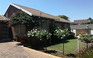 4 Bedroom House in Sonneveld