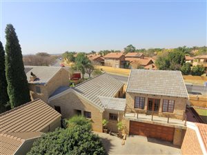 5 Bed House in Amberfield