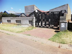 1 Bed House in Zakariyya Park