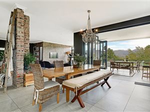 5 Bed House in Paarl Central West