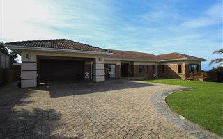 3 Bedroom House in Winterstrand
