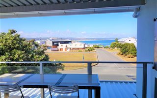 1 Bedroom House in Stilbaai