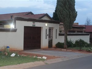 2 Bed House in Zakariyya Park
