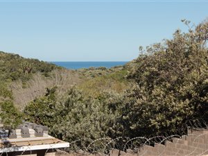 824 m² Land available in Cintsa