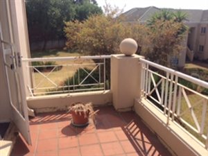 2 Bed Apartment in Weltevreden Park