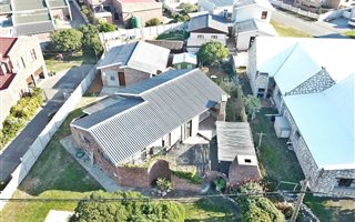 5 Bedroom House in Struisbaai