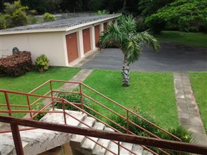 2 Bed Apartment in Umtentweni