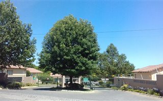 3 Bedroom Simplex in Carenvale