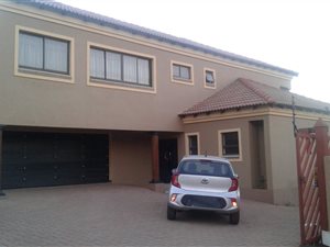 6 Bed House in Amandasig