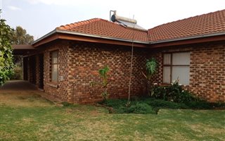3 Bedroom House in Rothdene
