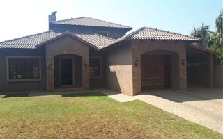 3 Bedroom House in Mooivallei Park
