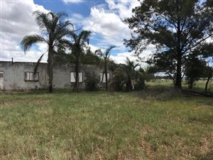 21 ha Land available in Leeuwfontein