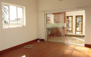 2 Bedroom Garden Cottage in Sydenham